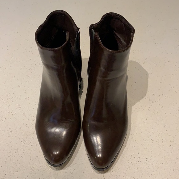 Block Heeled Women’s Ankle Bootie - Picture 2 of 5